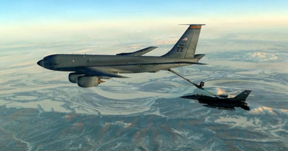 ইরাকে মার্কিন সামরিক জ্বালানি সরবরাহকারী বিমান (রিফুয়েলিং এয়ারক্রাফট) বিধ্বস্ত হয়ে ছয়জন ক্রুর মধ্যে ৪ জন নিহত হয়েছে।