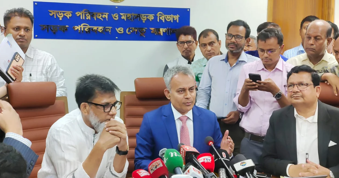 এসি বাসের ভাড়া সরকার নিয়ন্ত্রণ করে না তবে ভাড়া নির্ধারণ করে দেয়ার প্রক্রিয়া শুরু হয়েছে বলে জানিয়েছেন সড়ক পরিবহন ও সেতুমন্ত্রী শেখ রবিউল আলম।