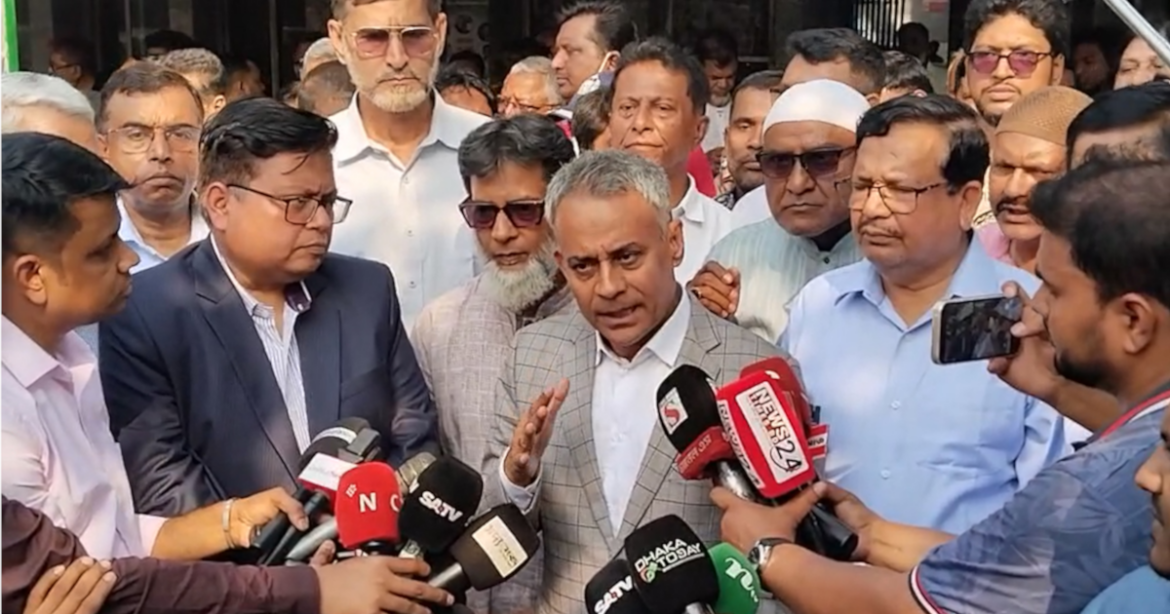 দূরপাল্লার বাস ও গণপরিবহনে রাত থেকেই বাসগুলো পর্যাপ্ত জ্বালানি তেল পাবে বলে জানিয়েছেন সড়ক পরিবহন ও সেতুমন্ত্রী শেখ রবিউল আলম।