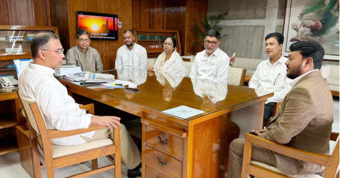 দেশের আরও পাঁচ সিটি কর্পোরেশনে পূর্ণকালীন নতুন প্রশাসক নিয়োগ দিয়েছে সরকার।