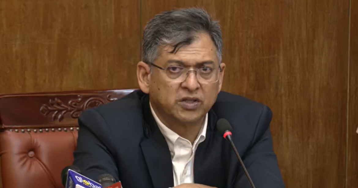 জ্বালানি সংকট মোকাবিলা এবং সরকারি কৃচ্ছ্রসাধনের উদ্দেশ্যে এ বছর ২৬ মার্চে দেশব্যাপী আলোকসজ্জা করা যাবে না বলে জানিয়েছেন স্বরাষ্ট্রমন্ত্রী।