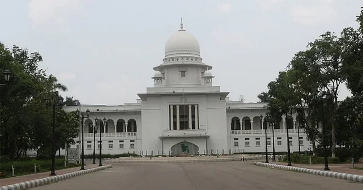 জুলাই সনদ বাস্তবায়ন আদেশ, গণভোট অধ্যাদেশ কেন অবৈধ হবে না, তা জানতে চেয়ে রুল জারি করেছেন হাইকোর্ট।