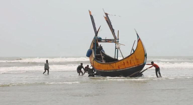 সাগরে মাছ ধরায় ৫৮ দিনের নিষেধাজ্ঞা