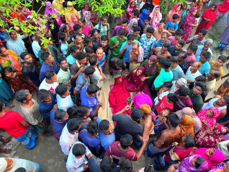 ঝিনাইদহে ট্রাক্টর কেড়ে নিলো শিশুর প্রাণ