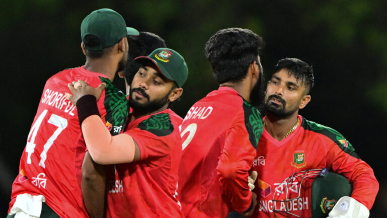 চমক রেখে প্রথম দুই টি-টোয়েন্টির দল ঘোষণা, নতুন মুখ সাকলাইন