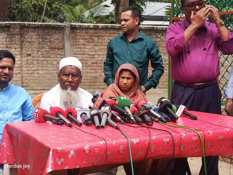 রায়ে আমরা সন্তুষ্ট নই: আবু সাঈদের বাবা