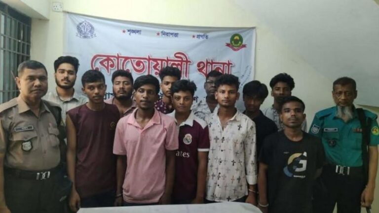 চট্টগ্রামে ঝটিকা মিছিল: আওয়ামী লীগ-ছাত্রলীগের ১২ নেতাকর্মী গ্রেপ্তার