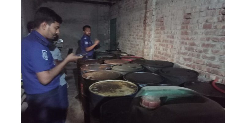 নেত্রকোনায় ৪৩০০ লিটার ডিজেল জব্দ