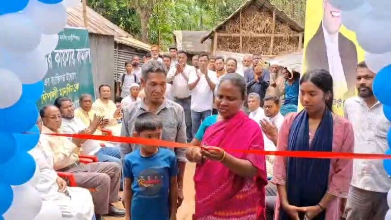 দূর্গাপুরে ডেপুটি স্পিকারের উপহার, নতুন ঘর পেল দিপালী