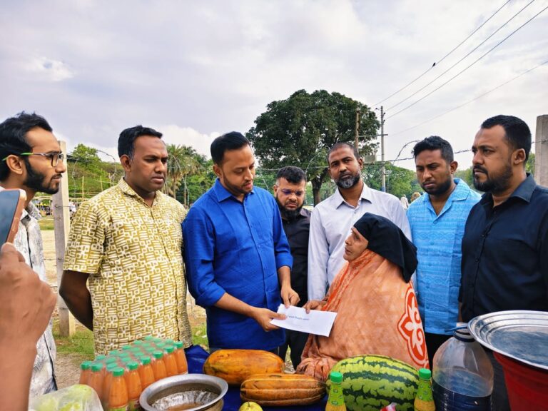 শিশু রাতুল ও পানি বিক্রেতা বৃদ্ধ শাহানুরের পাশে দাঁড়ালেন প্রধানমন্ত্রী