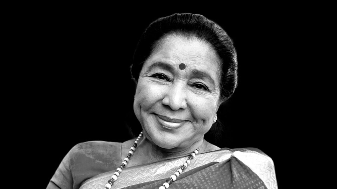 ভারতীয় সংগীতের কিংবদন্তি শিল্পী আশা ভোঁসলে মারা গেছেন।