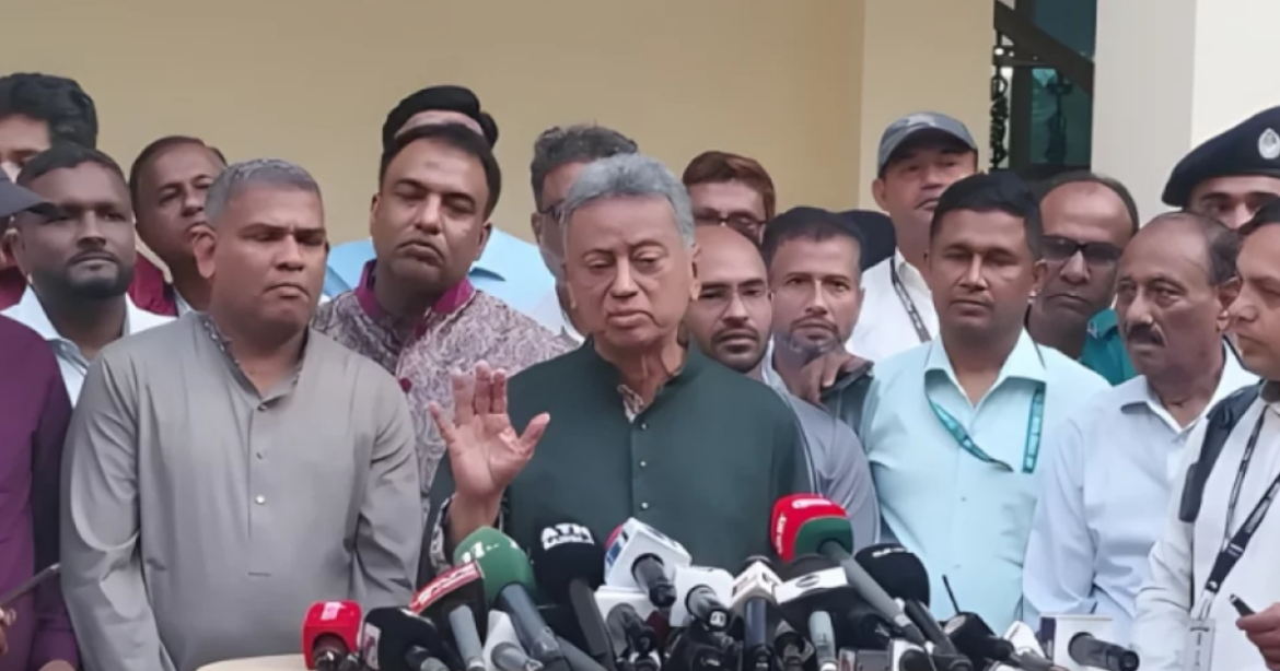 দেশে এখনও তেলের কোনো সংকট তৈরি হয়নি। তবে দেশের স্বার্থেই শিগগিরই জ্বালানির মূল্য সমন্বয়ের সিদ্ধান্ত নিতে হতে পারে বলে জানিয়েছেন অর্থমন্ত্রী