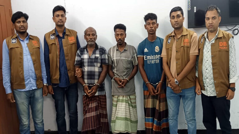 নওগাঁর চার হত্যাকাণ্ডের সঙ্গে জড়িতদের আদালতে দায় স্বীকার