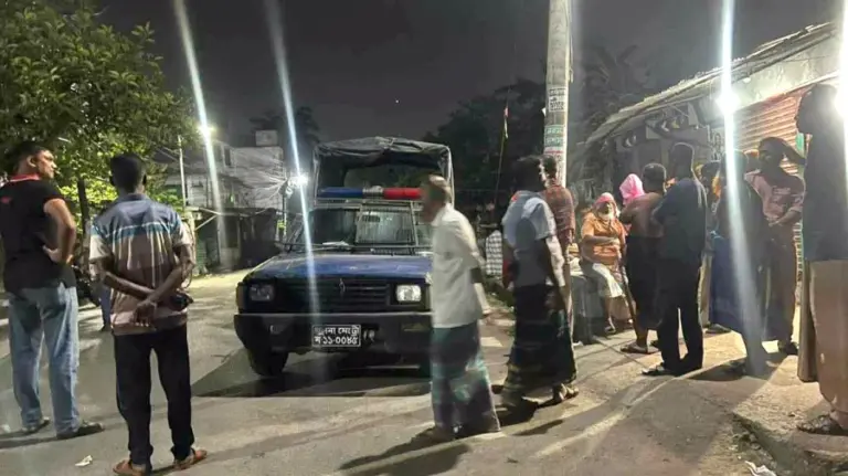 খুলনায় তাঁতীদল নেতাকে কুপিয়ে হত্যা