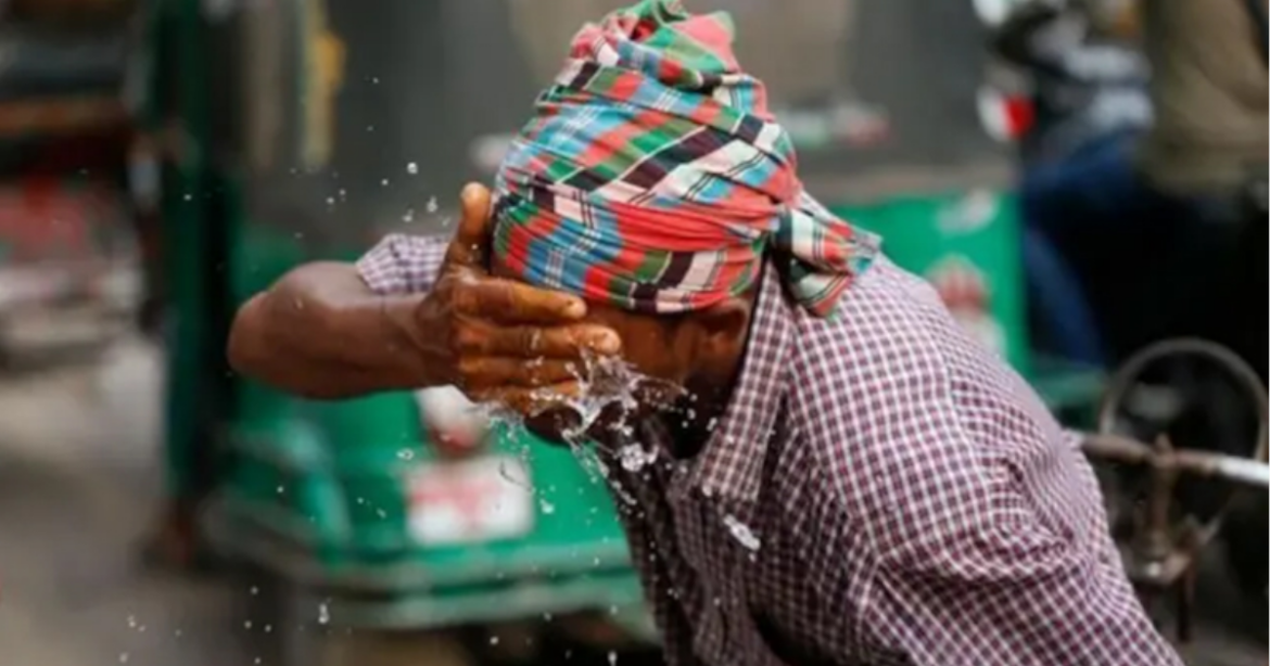সারাদেশে গরম আরও বাড়তে পারে এবং আগামী ২৪ ঘণ্টায় ৬ বিভাগে বজ্রবৃষ্টি হওয়ার সম্ভাবনা রয়েছে বলে পূর্বাভাস দিয়েছে আবহাওয়া অধিদপ্তর।