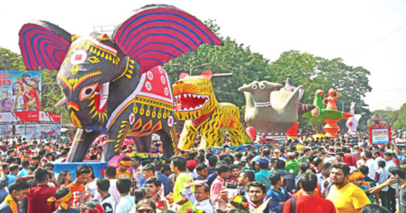 পহেলা বৈশাখ ঘিরে ঢাকার বিভিন্ন প্রান্তে বসছে মেলা, সাংস্কৃতিক অনুষ্ঠান, খাবার আর গ্রামীণ খেলাধুলার সমারোহ।
