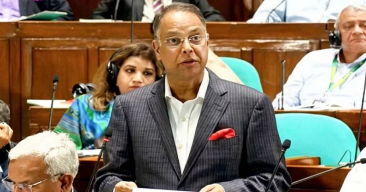 বর্তমানে বাংলাদেশে উত্তোলনযোগ্য গ্যাস মজুত রয়েছে আনুমানিক ২৯.৭৪ ট্রিলিয়ন ঘনফুট বলে জানিয়েছেন জ্বালানি ও খনিজ সম্পদ মন্ত্রী ইকবাল হাসান।