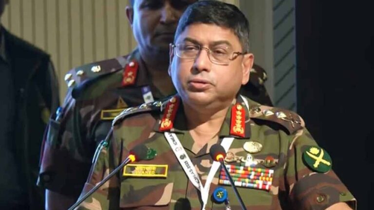 যুক্তরাষ্ট্র সফর শেষে দেশে ফিরেছেন সেনাবাহিনী প্রধান