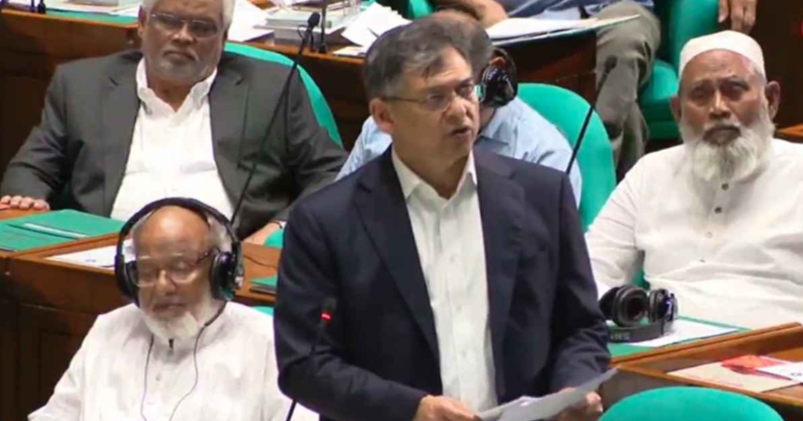 স্বরাষ্ট্রমন্ত্রী সালাউদ্দিন আহমেদ বলেছেন, সংবিধান কখনো ‘সংস্কার’ হয় না, বরং এটি রহিত, স্থগিত বা ‘সংশোধন’ হয়।