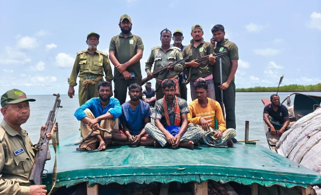 সুন্দরবনে বনদস্যুদের সঙ্গে গোলাগুলি, অপহৃত ৪ জেলে উদ্ধার