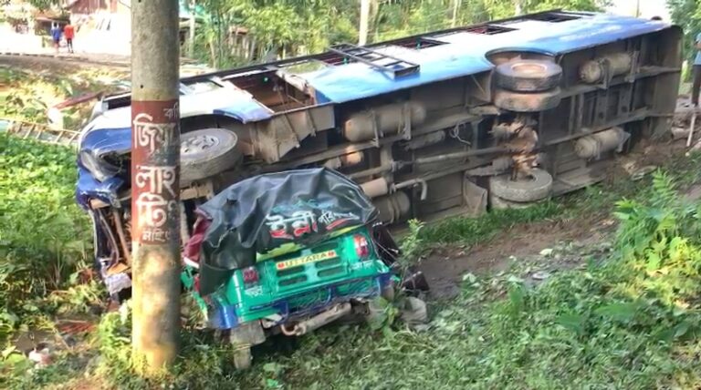 সুনামগঞ্জে পৃথক সড়ক দুর্ঘটনায় ৬ জনের প্রাণহানি