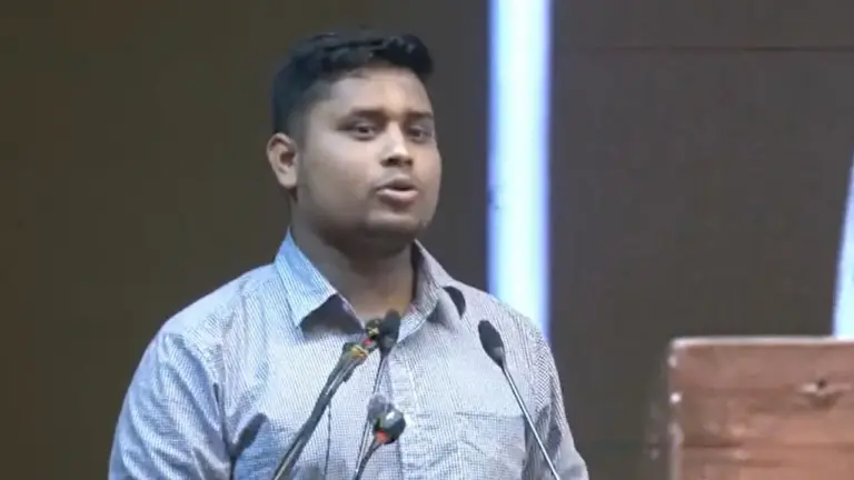 সরকারের কাছে জাস্টিস কার্ড চাই: হাসনাত আবদুল্লাহ