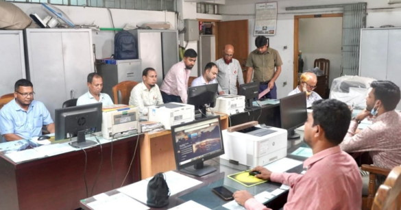 পবিত্র ঈদুল আজহা উপলক্ষ্যে টানা ৭ দিনের সরকারি ছুটি শেষ হচ্ছে আজ (রবিবার, ৩১ মে)।