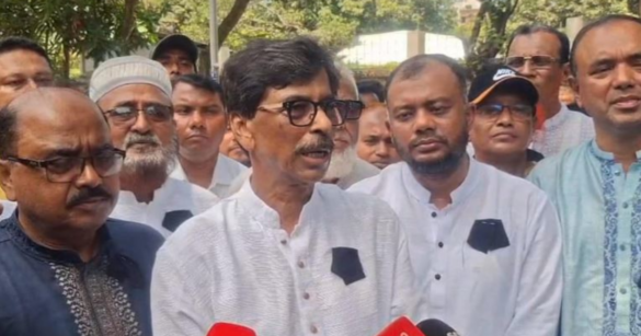 চামড়ার দাম দেশের চাহিদার উপর নির্ভর করে না, বরং আন্তর্জাতিক বাজার পরিস্থিতির ওপর নির্ভরশীল বলে মন্তব্য করেছেন প্রাণিসম্পদ মোহাম্মদ আমিন উর রশিদ।