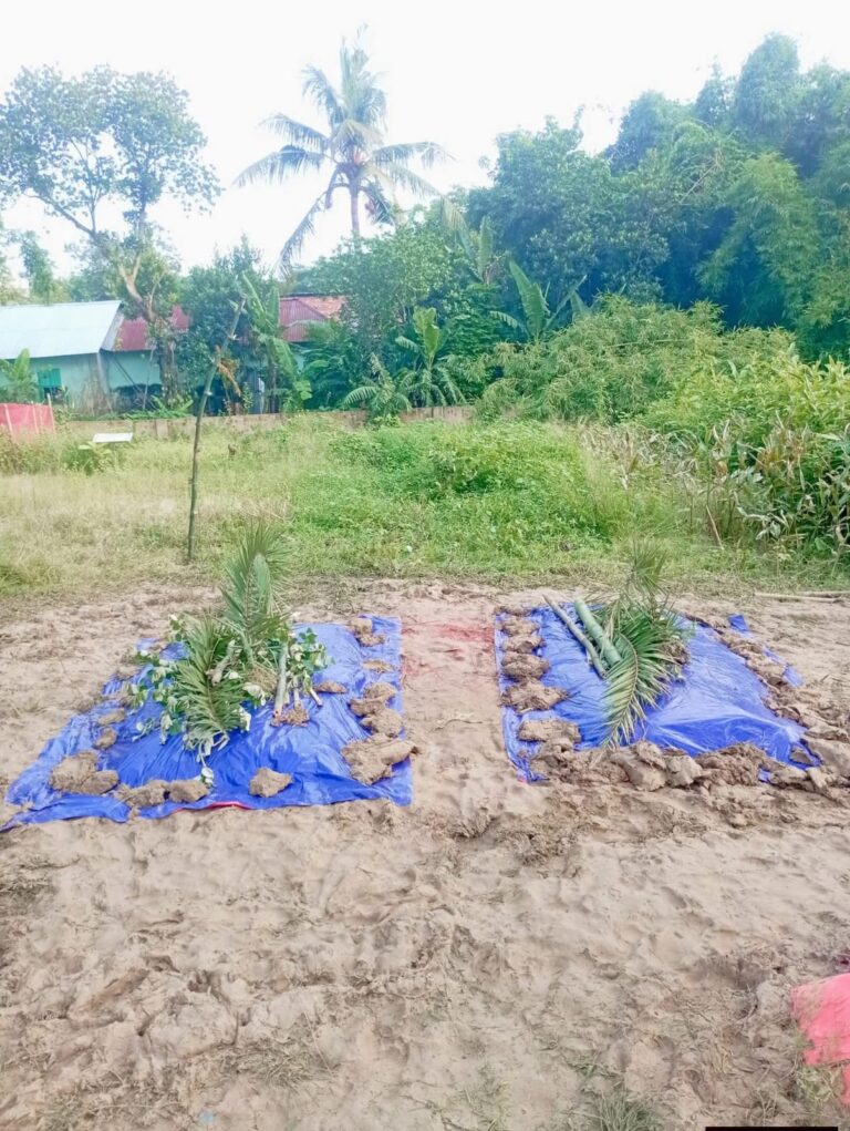 ​পাশাপাশি কবরে চিরনিদ্রায় দুর্ঘটনায় নিহত মা-মেয়ে