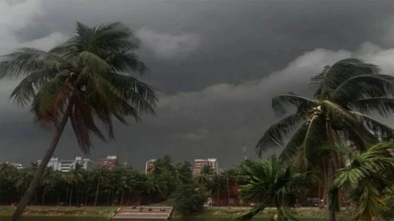 দেশের ১০ জেলায় ৬০ কিমি বেগে ঝড়ের শঙ্কা