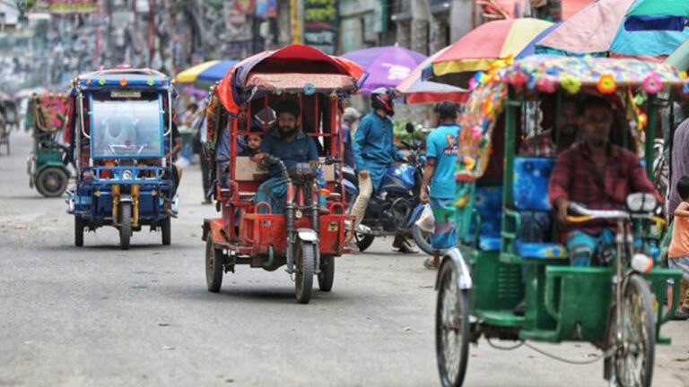 অবশেষে ঢাকার রাস্তায় নিষিদ্ধ হচ্ছে অটোরিকশা
