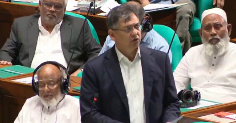 ভারত-মিয়ানমার সীমান্তে কাঁটাতারের বেড়া দেবে বাংলাদেশ: স্বরাষ্ট্রমন্ত্রী