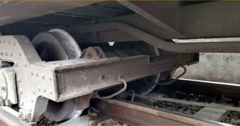 ঢাকা-ময়মনসিংহ-জামালপুর রুটে ট্রেন চলাচল বন্ধ