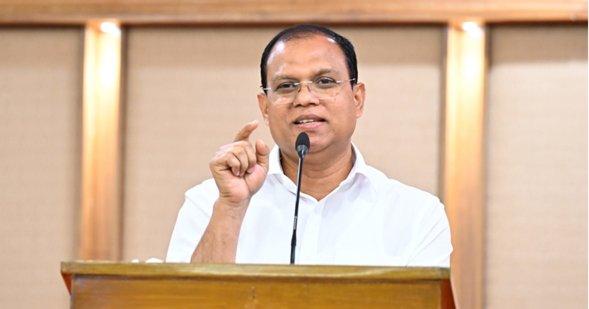 কিছু কিছু মেইনস্ট্রিম মিডিয়ায় রিলসের নামে খন্ডিত বক্তব্য ও ভিডিও প্রচার হচ্ছে বলে মন্তব্য করেছেন প্রধানমন্ত্রীর অতিরিক্ত প্রেস সচিব আতিকুর রহমান রুমন।