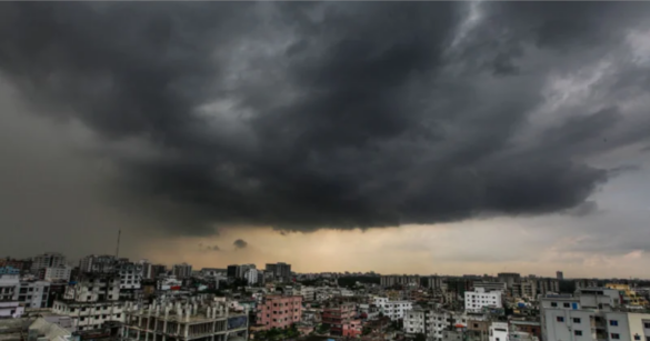 ঢাকাসহ দেশের ১২ জেলায় ৬০ কিলোমিটার বেগে ঝড় ও বজ্রবৃষ্টির আশঙ্কা রয়েছে বলে জানিয়েছে আবহাওয়া অফিস।