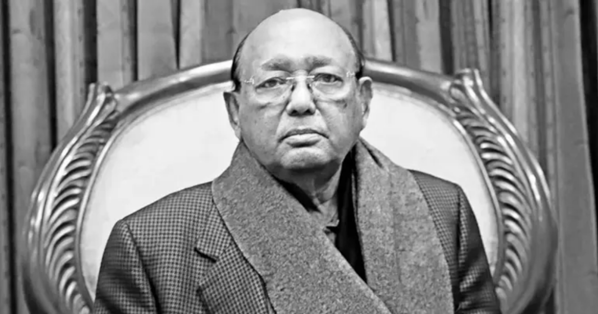 আওয়ামী লীগের বর্ষীয়ান নেতা ও সাবেক বাণিজ্যমন্ত্রী তোফায়েল আহমেদ মারা গেছেন।