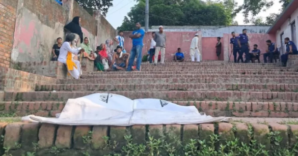 বাগেরহাট জেলার হযরত খান জাহান আলী (রহ.)-এর মাজার সংলগ্ন দীঘির সিঁড়ি থেকে কুমিরে টেনে নেওয়া শিশু ফাতেমা আক্তার (৭)-এর মরদেহ উদ্ধার করা হয়েছে।