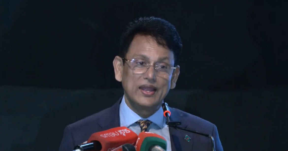 স্নাতক পর্যায়ে বাংলা, ইতিহাস, দর্শনসহ যে কোনো বিষয় বাদ দেয়ার খবর ভিত্তিহীন বলে জানিয়েছেন শিক্ষামন্ত্রী আ ন ম এহছানুল হক মিলন।