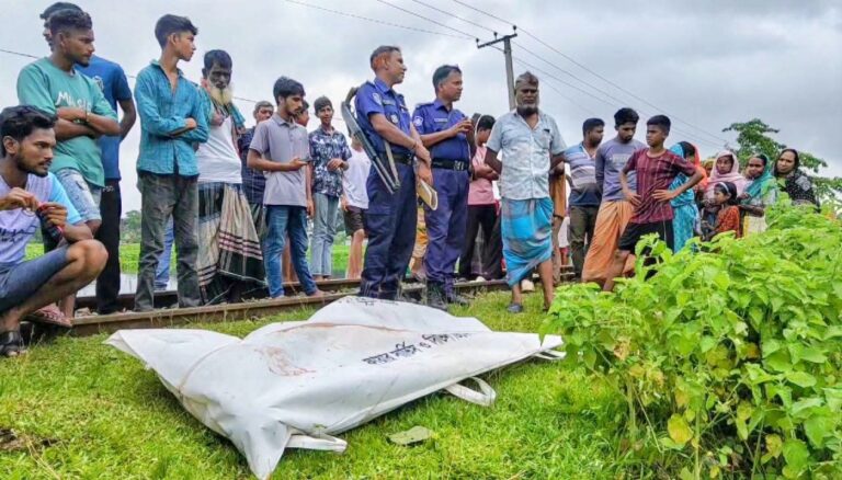 নেত্রকোনায় ট্রেনে কাটা পড়ে পোশাককর্মী নিহত