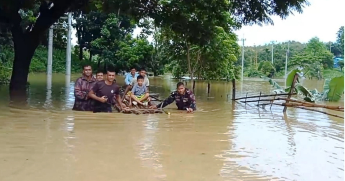 ভয়াবহ বন্যা পরিস্থিতিতে উদ্ধার তৎপরতা ছাড়াও ত্রাণসামগ্রী বিতরণ ও চিকিৎসা সহায়তার লক্ষ্যে দেশের ১১ জেলায় বিজিবি মোতায়েন করা হয়েছে।