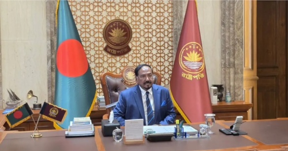 দায়িত্ব গ্রহণের পর প্রথমবার বঙ্গভবনে কার্যক্রম শুরু করেছেন ভারপ্রাপ্ত রাষ্ট্রপতি হাফিজ উদ্দিন আহমদ (বীর বিক্রম)। 