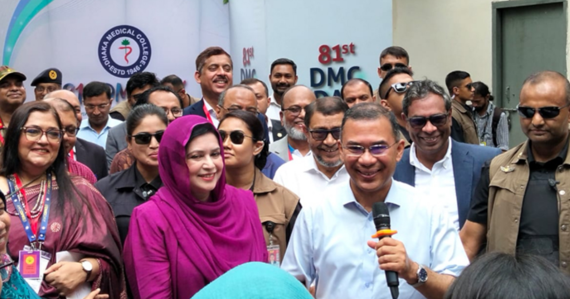 প্রধানমন্ত্রী ও তাঁর সহধর্মিণী ডা. জুবাইদা রহমানের সঙ্গে আনন্দঘন কিছু সময় কাটিয়েছেন ডিএমসি'র কাজী ফজলুল হক মহিলা হোস্টেলের শিক্ষার্থীরা।