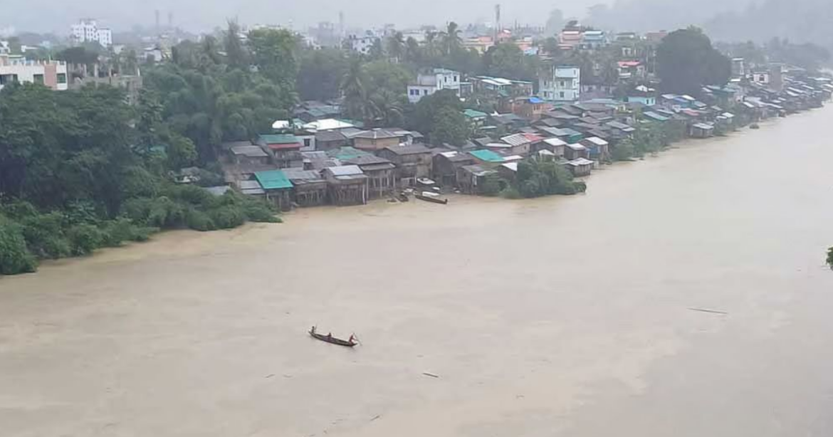 দেশের ৫ জেলার তিনটি নদীর পানি ৫টি পয়েন্টে এখনো বিপৎসীমার ওপর দিয়ে প্রবাহিত হচ্ছে।