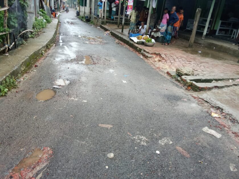 রাস্তার কাজে অনিয়ম, বিল আটকে দিলেন উপজেলা প্রকৌশলী