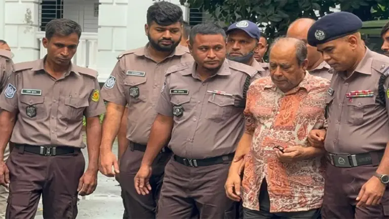 ট্রাইব্যুনালে হাজির জিয়াউর রহমান হত্যা মামলার আসামি মোজাফফর