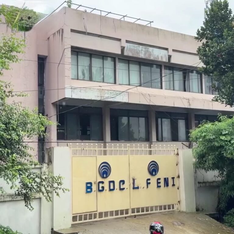 ফেনীতে তীব্র গ্যাস সংকট: অচল ফিলিং স্টেশন, বাসাবাড়িতে চরম ভোগান্তি