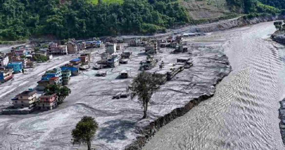 নেপালে ঘটে যাওয়া বিধ্বংসী আকস্মিক বন্যা বা হড়পা বানের মূল কারণ ভূমিকম্প নয়, বরং তুষারধসের কারণে সৃষ্ট হিমবাহ ভাঙন।