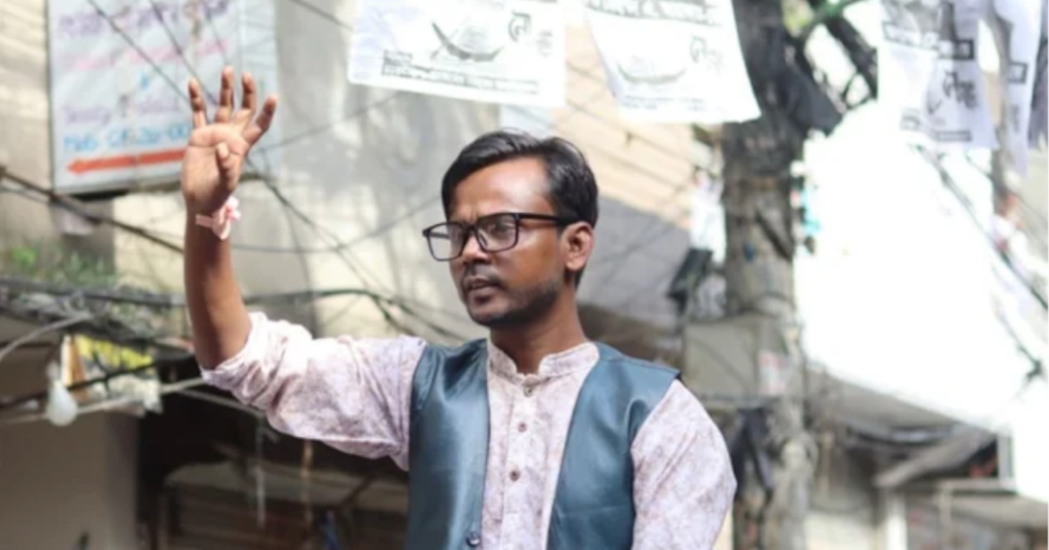 ঠাকুরগাঁও- ১ (সদর) সংসদীয় আসনের উপনির্বাচনে স্বতন্ত্র প্রার্থী হওয়ার ঘোষণা দিয়েছেন আলোচিত কনটেন্ট ক্রিয়েটর আশরাফুল আলম ওরফে হিরো আলম।