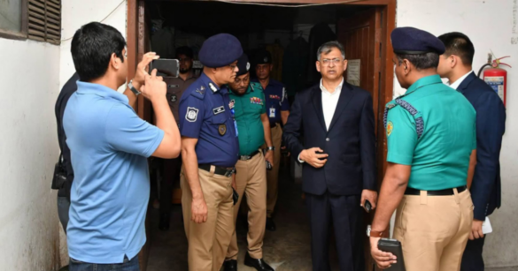 রাজধানীর তেজগাঁও থানা আকস্মিক পরিদর্শন করেছেন স্বরাষ্ট্রমন্ত্রী সালাহউদ্দিন আহমদ।