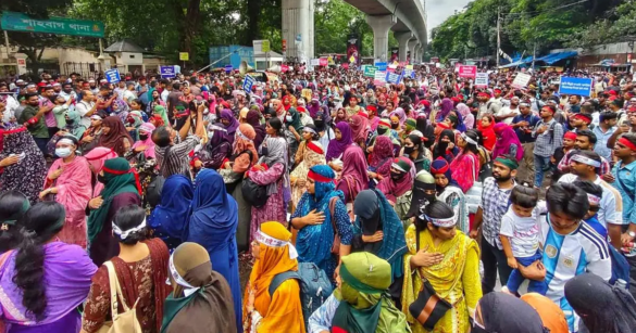 শাহবাগ মোড়ে চলমান অবস্থান কর্মসূচি প্রত্যাহারের সিদ্ধান্ত নিয়েছেন সরকারি প্রাথমিক বিদ্যালয়ের সহকারী শিক্ষক পদে চূড়ান্তভাবে সুপারিশপ্রাপ্ত শিক্ষকরা।